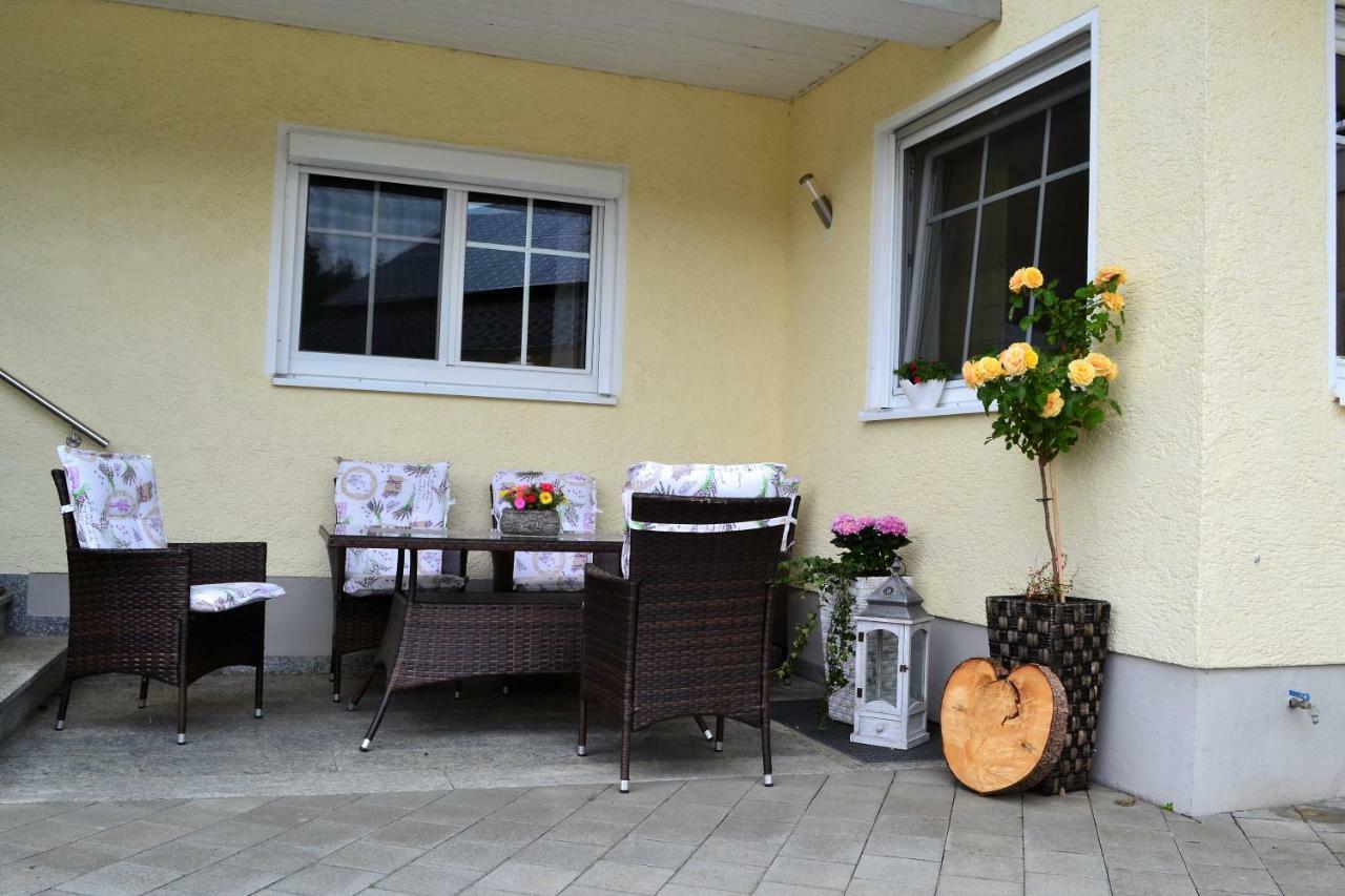 Bei Den Geissens Lägenhet Aldersbach Exteriör bild